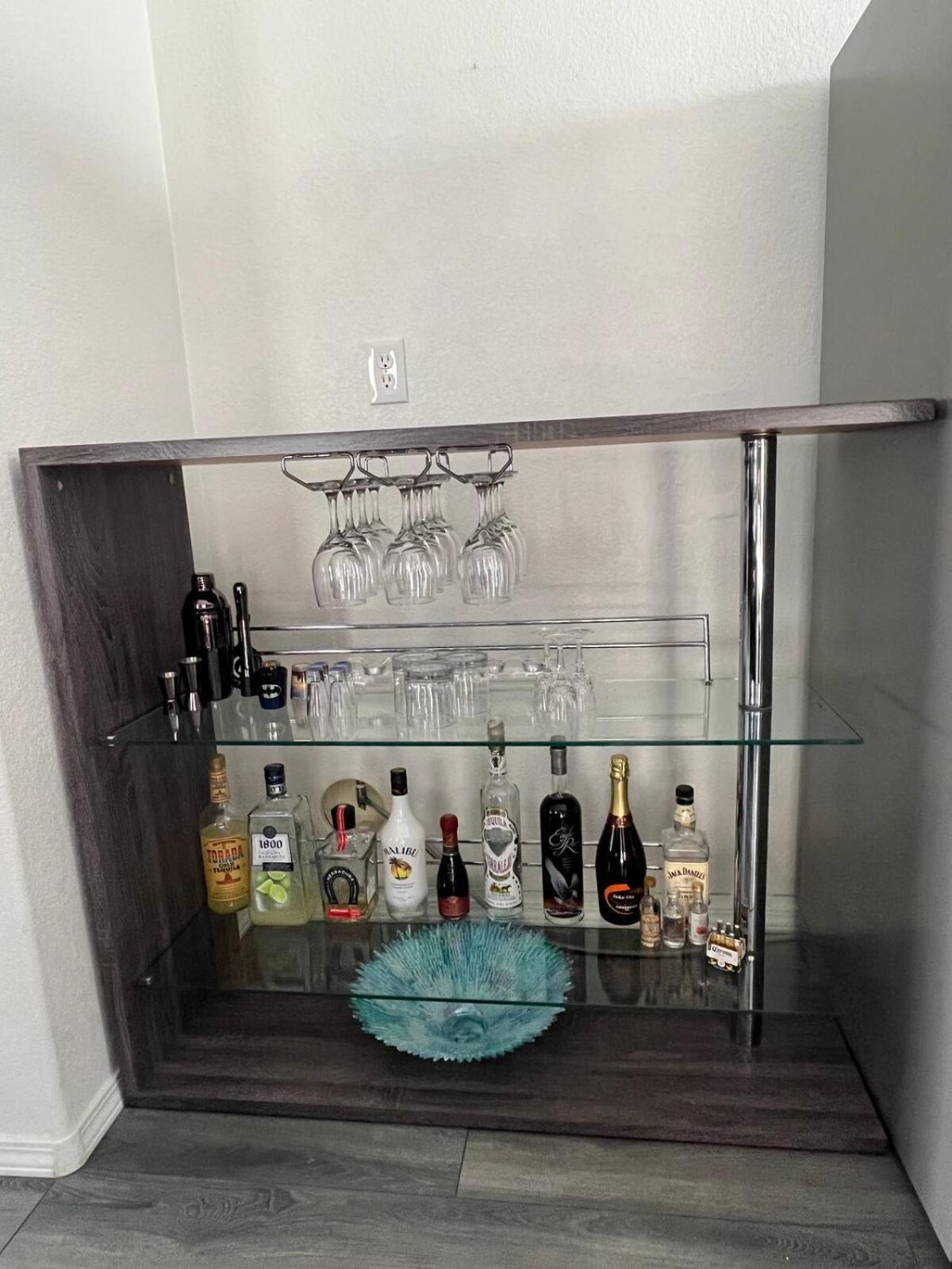 Beautiful 2 Story 20 Minutes From The Strip *